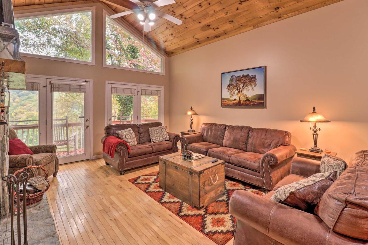 Rustic Red Cabin With Deck In Maggie Valley Club! Εξωτερικό φωτογραφία